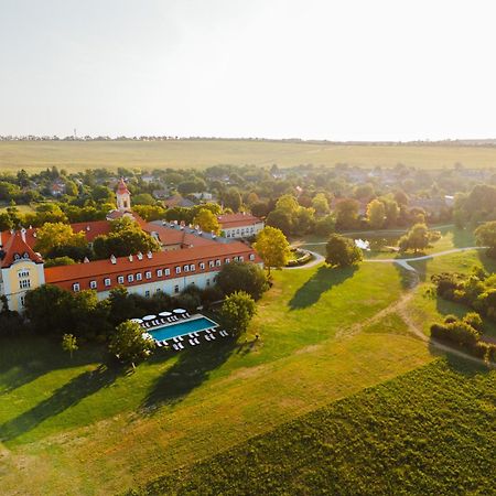 Hotel Chateau Béla Extérieur photo