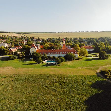 Hotel Chateau Béla Extérieur photo