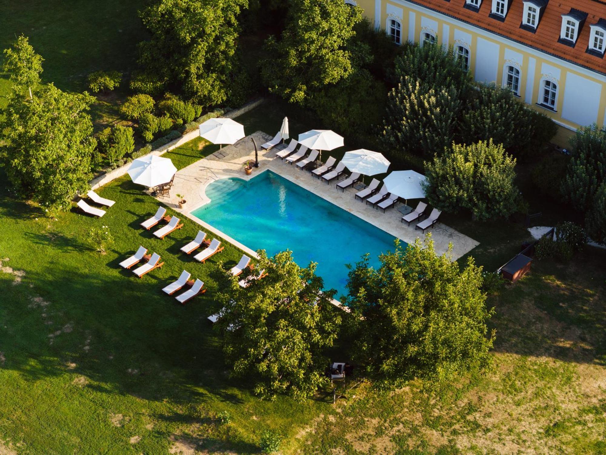 Hotel Chateau Béla Extérieur photo